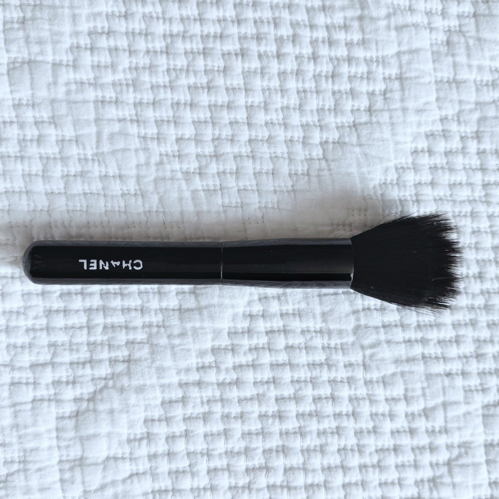 Chanel Les Pinceaux Foundation Brush